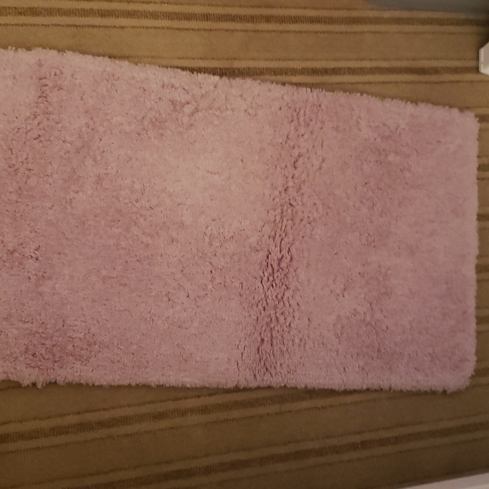 Bathroom rug